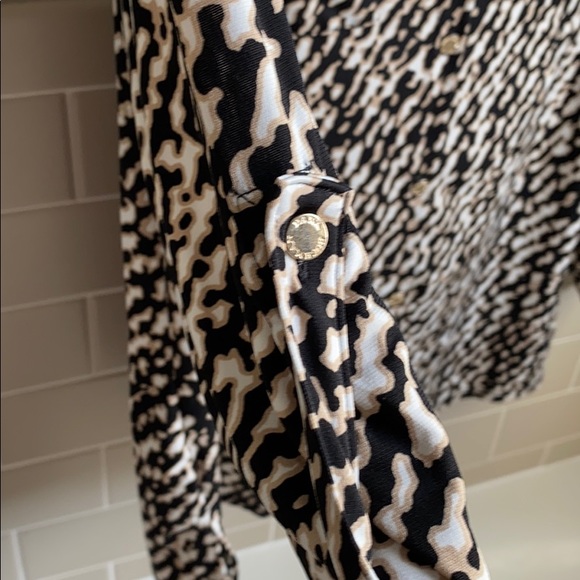 Dana Buchman Sz M leopard print blouse - Picture 4 of 6